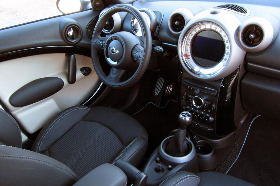  Mini Cooper S Countryman All4 2011 года  (фото 26 из 44)
